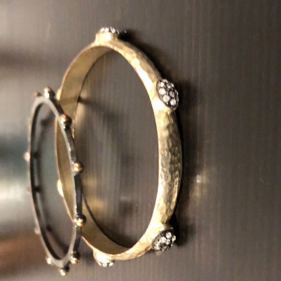 2 bangle bracelets - Picture 2 of 2